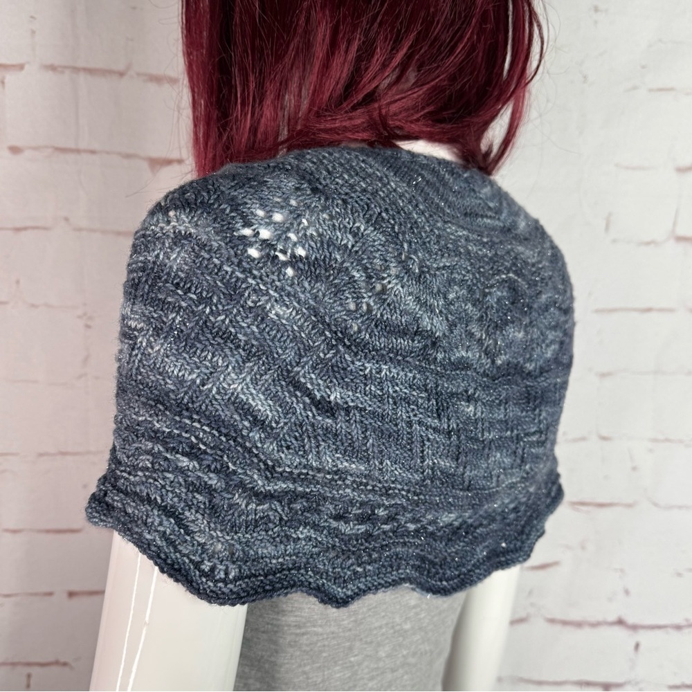 Hand Knit Ombré Slate Blue Eyelet Scallop Triangle Shoulder Shawl Wrap One Size - Picture 2 of 14